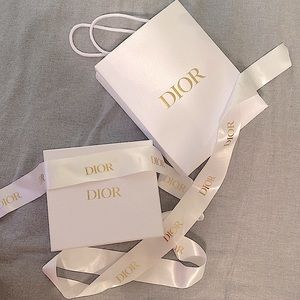 DiOR SHOPPiNG BAG AND BOX